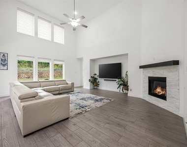 10736 Smoky Oak Trail - Photo Thumbnail 4