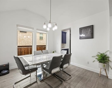 10736 Smoky Oak Trail - Photo Thumbnail 9