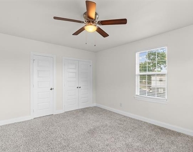 2005 Wesley Street - Photo Thumbnail 13