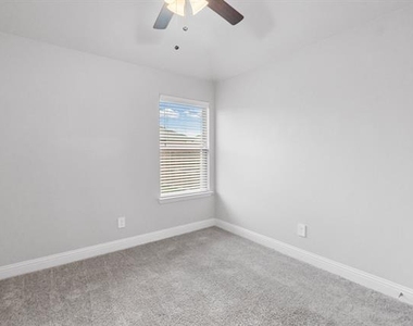 2005 Wesley Street - Photo Thumbnail 12