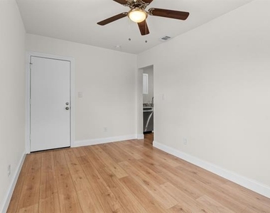 2005 Wesley Street - Photo Thumbnail 16