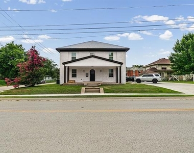 2005 Wesley Street - Photo Thumbnail 2