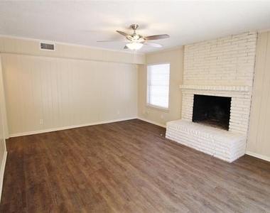 900 Valley Ridge Drive - Photo Thumbnail 8