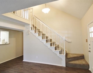 900 Valley Ridge Drive - Photo Thumbnail 1