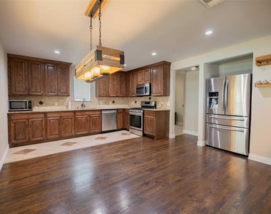 1126 Wilbur Street - Photo Thumbnail 3