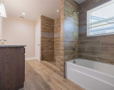 1126 Wilbur Street - Photo Thumbnail 12