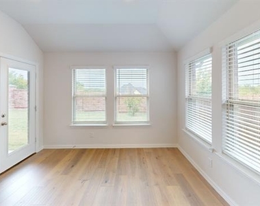 1004 Copper Smith Way - Photo Thumbnail 5