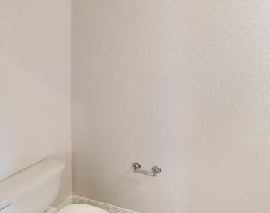 1004 Copper Smith Way - Photo Thumbnail 14