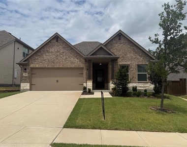 1004 Copper Smith Way - Photo Thumbnail 1