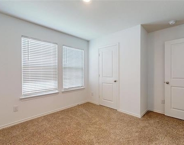 717 Cottonwood Way - Photo Thumbnail 24