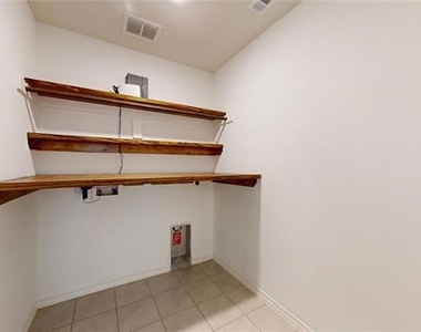 717 Cottonwood Way - Photo Thumbnail 19
