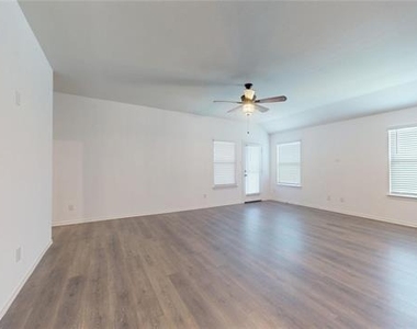 717 Cottonwood Way - Photo Thumbnail 12