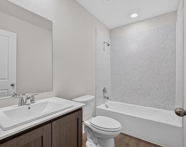 1128 Northfield Drive - Photo Thumbnail 15