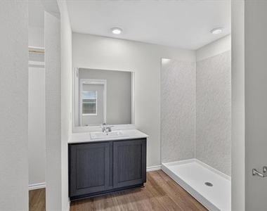 1128 Northfield Drive - Photo Thumbnail 16