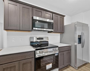 1128 Northfield Drive - Photo Thumbnail 8