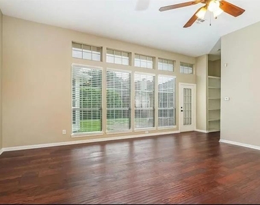 4645 Wales Drive - Photo Thumbnail 3
