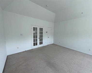 1913 Lawnview Drive - Photo Thumbnail 11