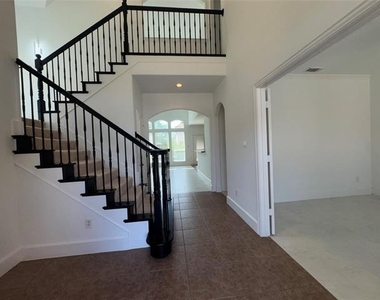 1913 Lawnview Drive - Photo Thumbnail 1