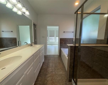 1913 Lawnview Drive - Photo Thumbnail 20