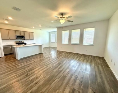 8000 Blue Heron Lane - Photo Thumbnail 4