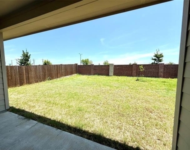 8000 Blue Heron Lane - Photo Thumbnail 28