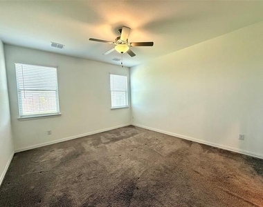 8000 Blue Heron Lane - Photo Thumbnail 14