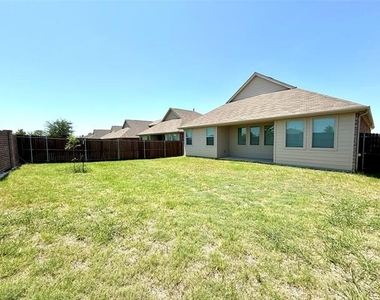 8000 Blue Heron Lane - Photo Thumbnail 27