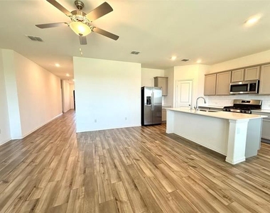 8000 Blue Heron Lane - Photo Thumbnail 6