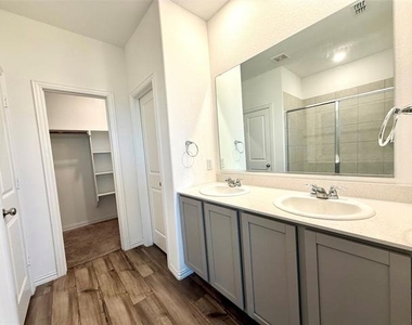 8000 Blue Heron Lane - Photo Thumbnail 17