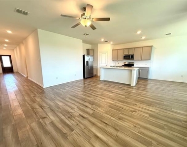 8000 Blue Heron Lane - Photo Thumbnail 2
