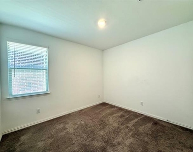 8000 Blue Heron Lane - Photo Thumbnail 21