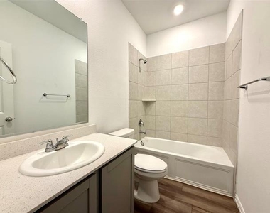 8000 Blue Heron Lane - Photo Thumbnail 22