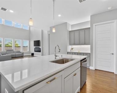 12820 Cooper River Trail - Photo Thumbnail 13