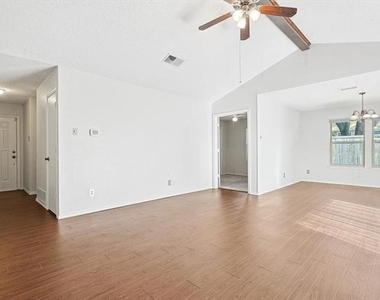 338 Edgewood Drive - Photo Thumbnail 4