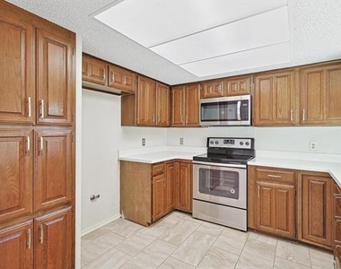 338 Edgewood Drive - Photo Thumbnail 6