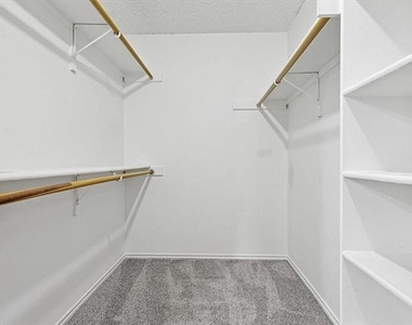 338 Edgewood Drive - Photo Thumbnail 11