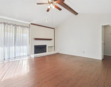 338 Edgewood Drive - Photo Thumbnail 3