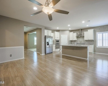 17576 W Bajada Road - Photo Thumbnail 4