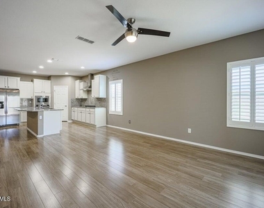 17576 W Bajada Road - Photo Thumbnail 7