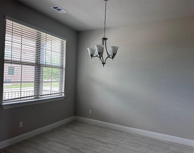 2200 7th Avenue - Photo Thumbnail 9