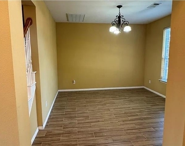 5013 Goldenrod Drive - Photo Thumbnail 2