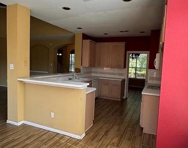 5013 Goldenrod Drive - Photo Thumbnail 7