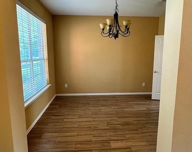 5013 Goldenrod Drive - Photo Thumbnail 3
