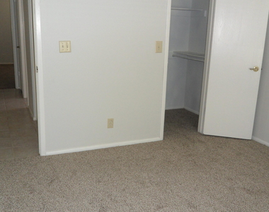 2146 W Utopia Road - Photo Thumbnail 10