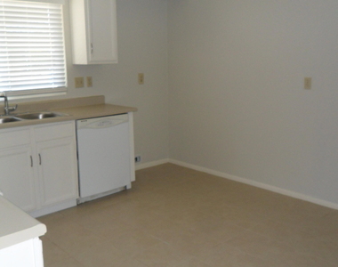 2146 W Utopia Road - Photo Thumbnail 4