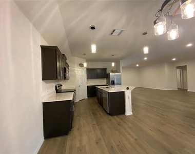 159 Mapleoak Drive - Photo Thumbnail 4