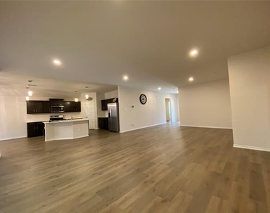159 Mapleoak Drive - Photo Thumbnail 5