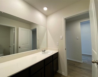 159 Mapleoak Drive - Photo Thumbnail 36