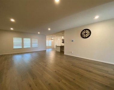 159 Mapleoak Drive - Photo Thumbnail 1