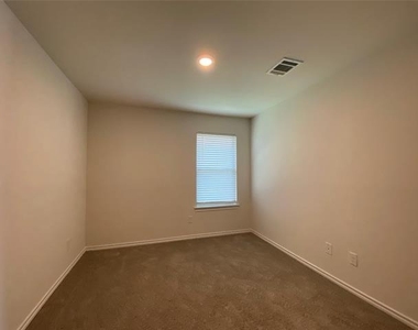 159 Mapleoak Drive - Photo Thumbnail 22